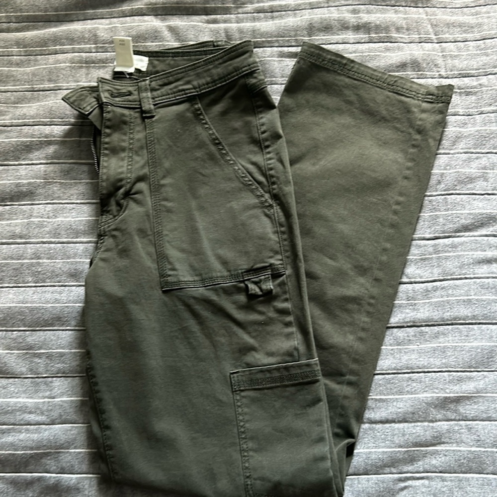 Mid Rise Green Cargo Pants